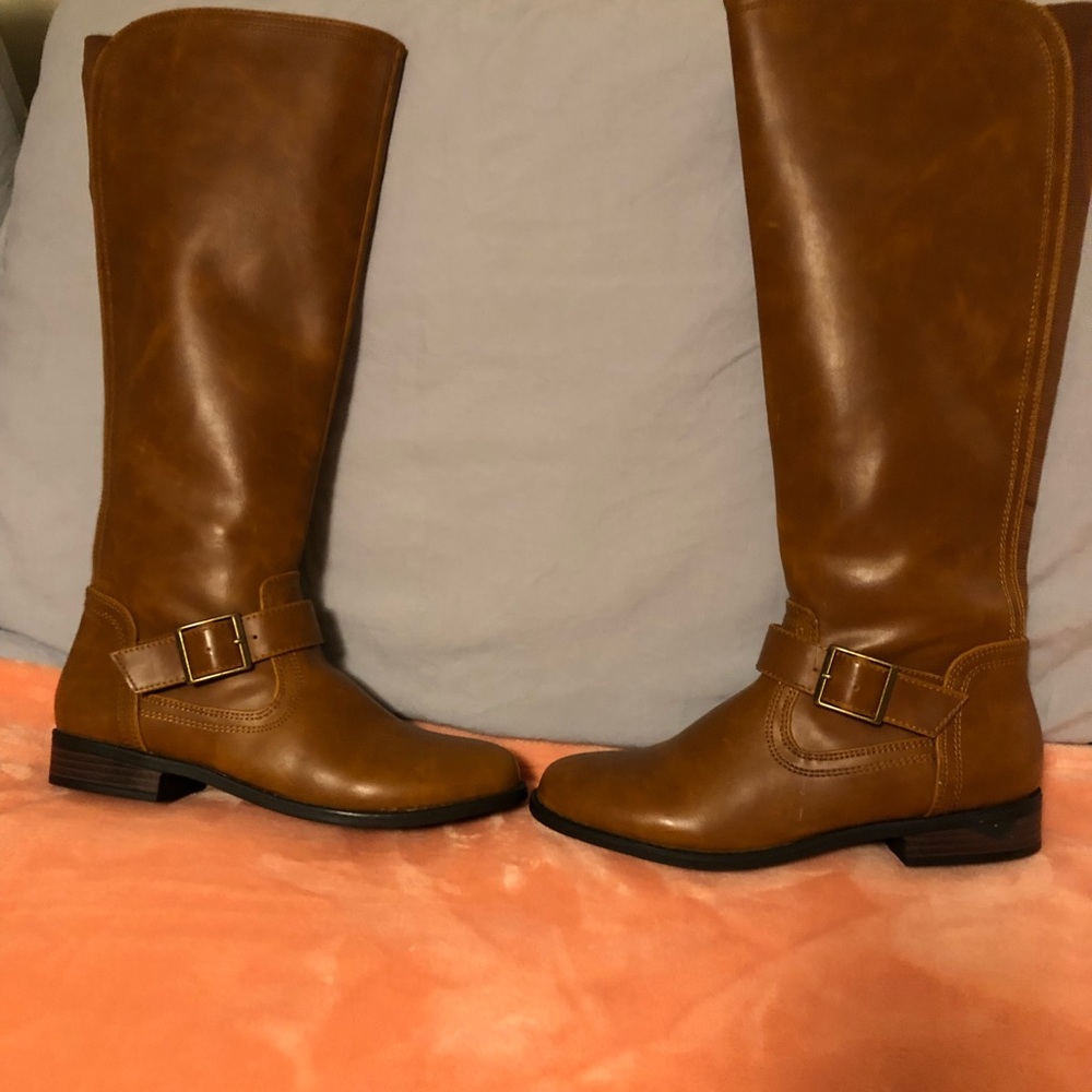 New- American Eagle Boots